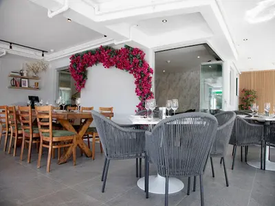 Bougainvillea Grill & Lounge