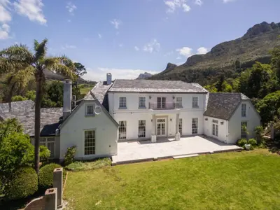Akamah Estate