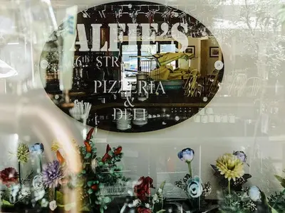Alfie's Pizzeria and Deli