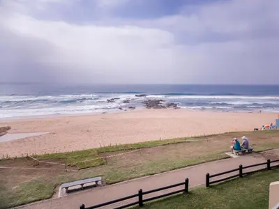 Beachcombers photo 2