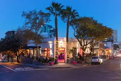 Cafe Manhattan